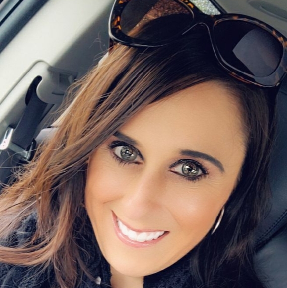 Meet your Posher, Tina - Picture 4 of 4